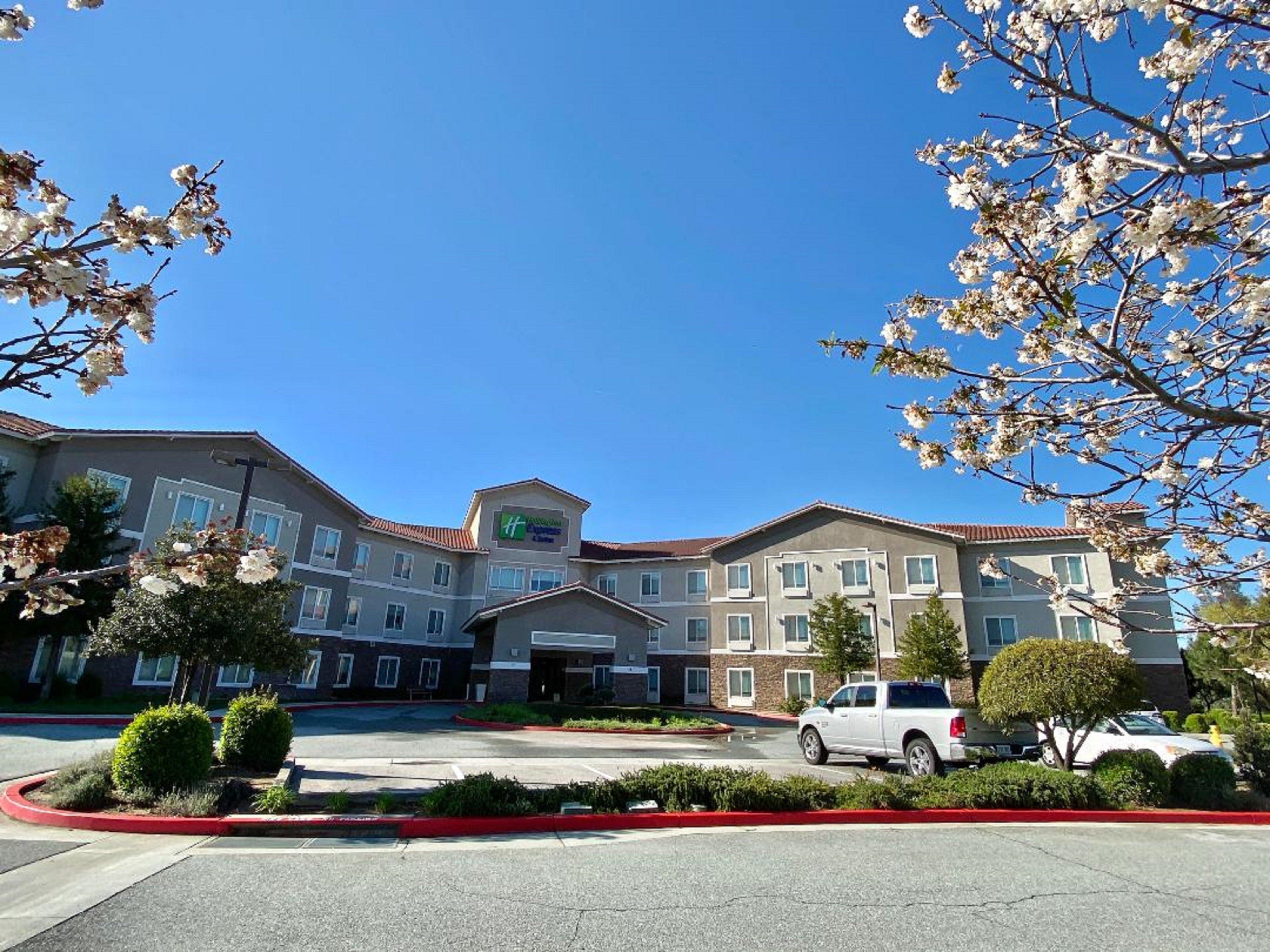 Holiday Inn Express & Suites Beaumont - Oak Valley By Ihg Extérieur photo