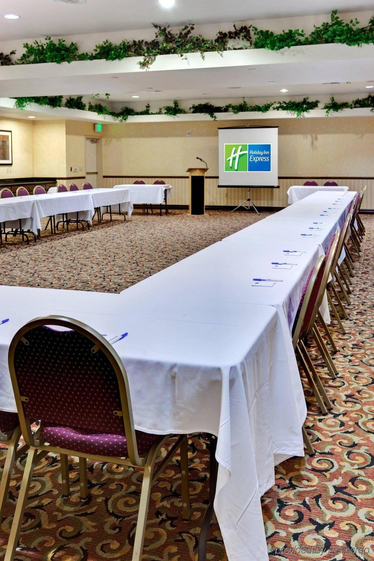Holiday Inn Express & Suites Beaumont - Oak Valley By Ihg Extérieur photo